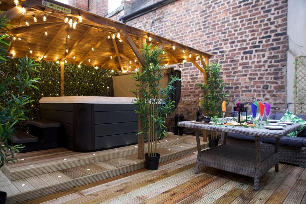 Romance On The Rows - Hot Tub City Centre Chester Exterior foto