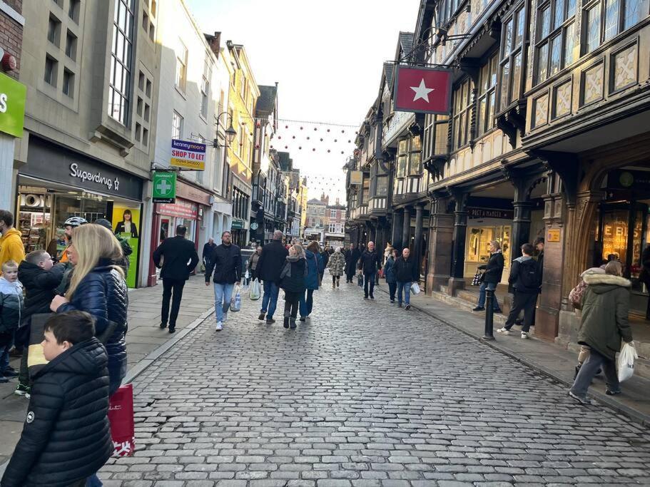 Romance On The Rows - Hot Tub City Centre Chester Exterior foto