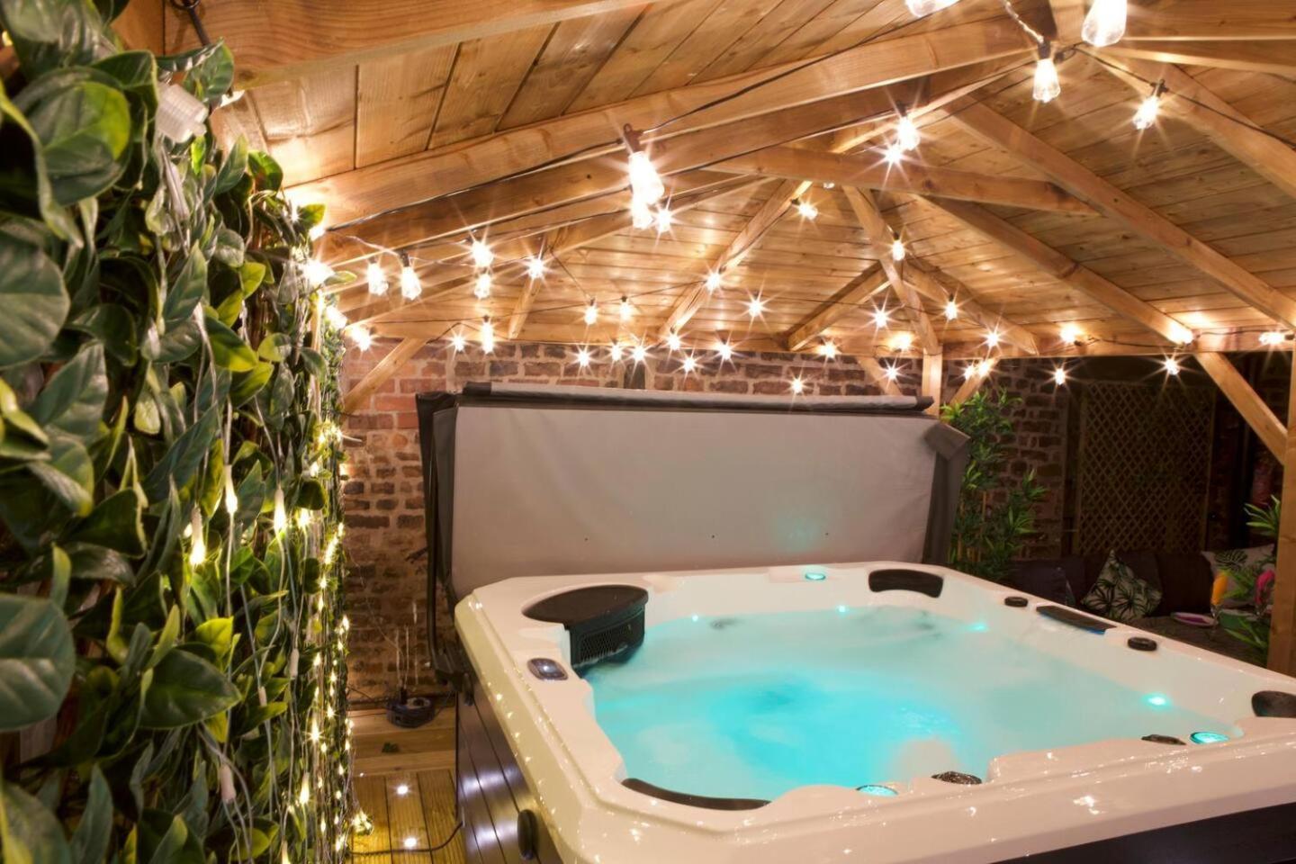 Romance On The Rows - Hot Tub City Centre Chester Exterior foto